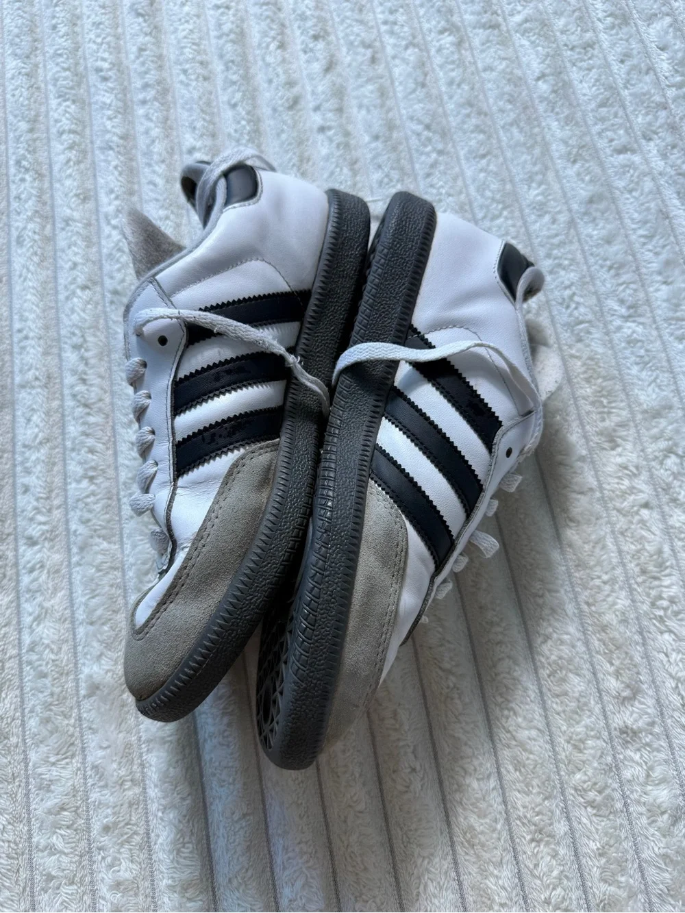 adidas Samba Men's Low Top Lace-Up Sneakers White Black Gray Leather Rubber